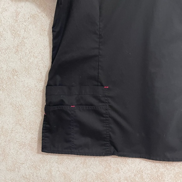 Health Pro black/pink v-neck scrub top. - Picture 7 of 7